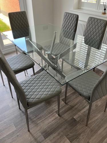 Glass dining table - glass, quilted